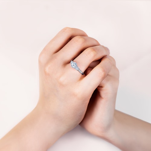 Pierścionek zaręczynowy Dream: białe złoto, diamenty